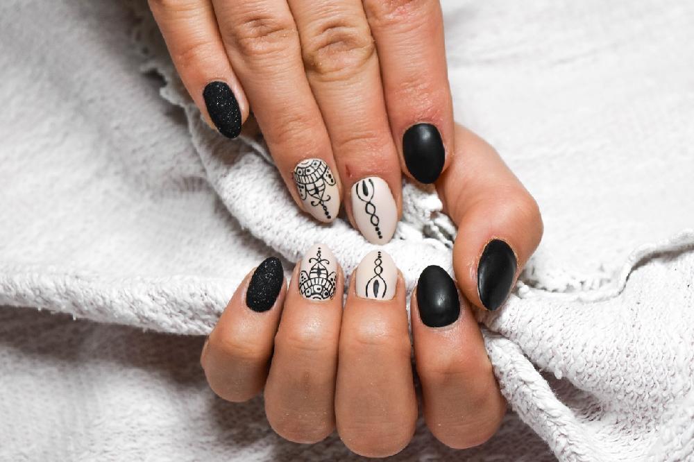 Moda na manicure hybrydowy